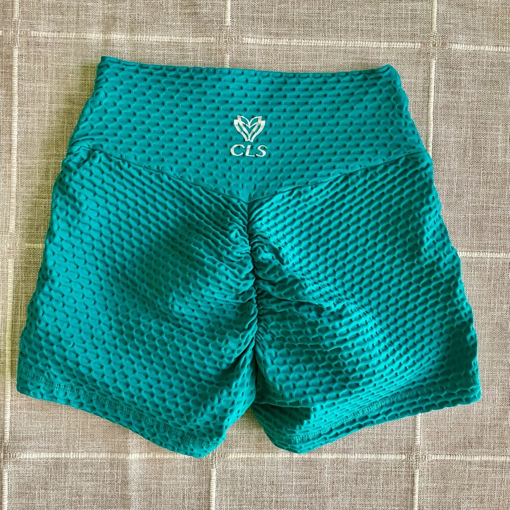 CLS shorts in small in good conditions as shown in picture.